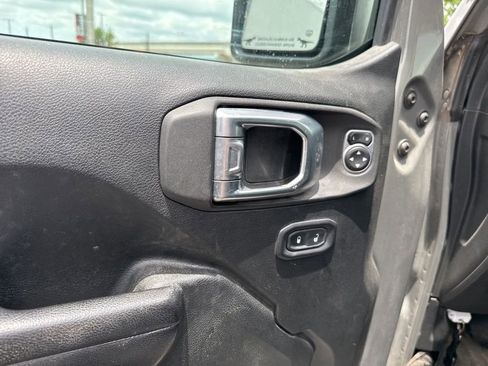 Used 2020 Jeep Wrangler Sport AWD/4WD image 22