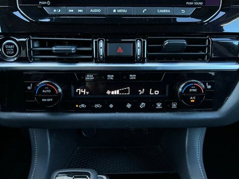 Used 2024 Nissan Pathfinder SV image 27