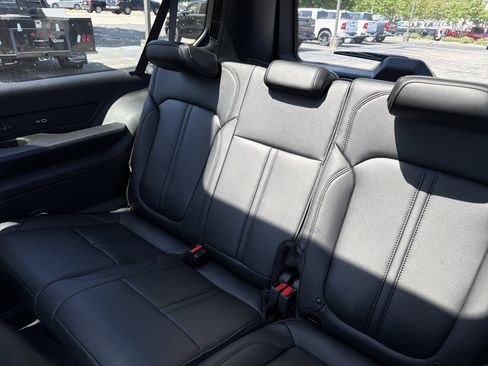 New 2026 Jeep Grand Wagoneer L 4WD image 32
