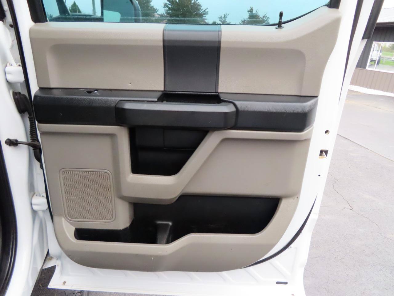 Used 2017 Ford F350 XL w/ Power Equipment Group AWD/4WD image 42