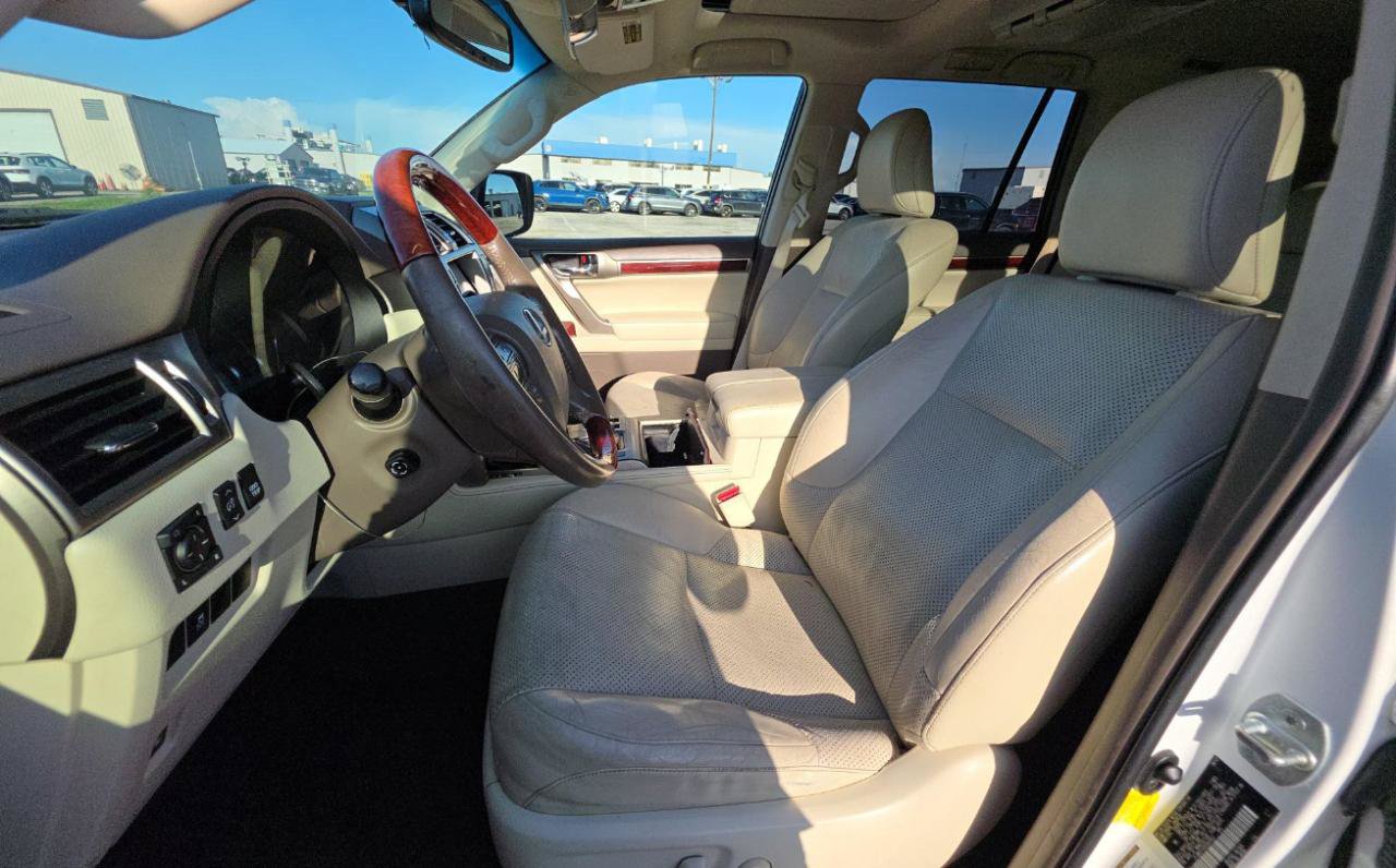 Used 2013 Lexus GX 460 w/ Comfort Plus Pkg AWD/4WD image 10