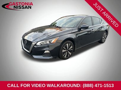 Used 2021 Nissan Altima 2.5 SV w/ SV Premium Package