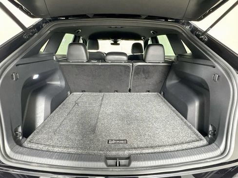 Used 2024 Volkswagen Atlas Cross Sport SE FWD image 31