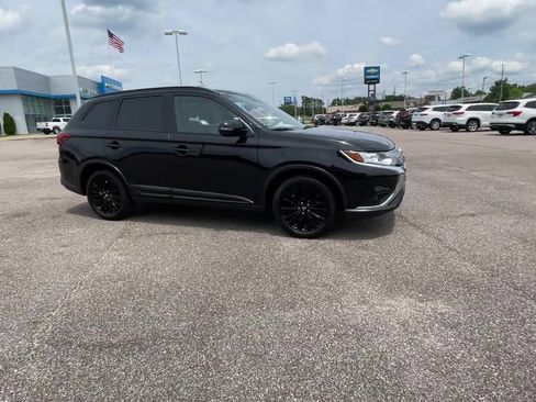 Used 2020 Mitsubishi Outlander LE FWD image 2