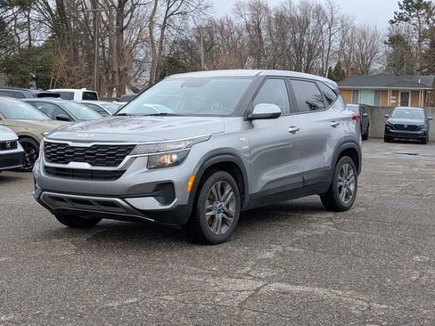 Certified 2022 Kia Seltos LX image 1