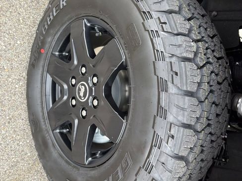 New 2025 Ford Bronco Big Bend w/ Black Appearance Package image 13