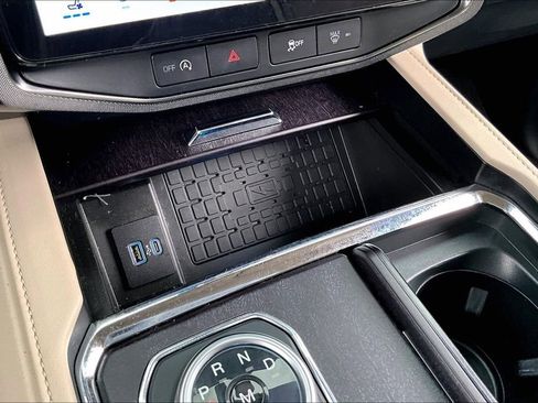 Used 2024 Ford Expedition Platinum AWD/4WD image 35