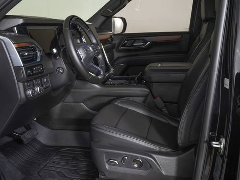 Used 2026 GMC Yukon Denali w/ Denali Reserve Package AWD/4WD image 16