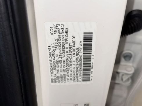 Used 2025 Honda Pilot Sport image 14