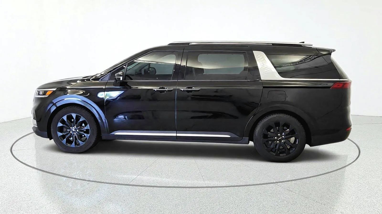 Used 2022 Kia Carnival SX Prestige FWD image 5