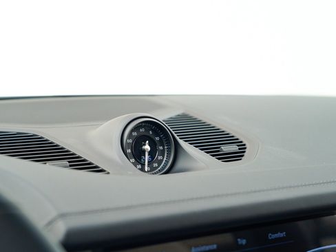 New 2026 Porsche Cayenne image 25