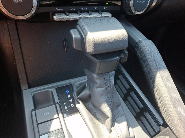 Used 2025 Toyota 4Runner SR5 AWD/4WD image 14