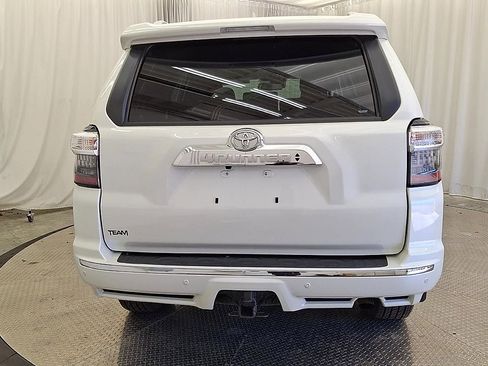 Certified 2022 Toyota 4Runner Limited AWD/4WD image 2