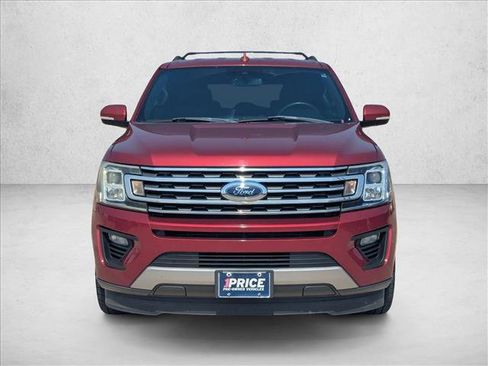 Used 2018 Ford Expedition XLT w/ Equipment Group 202A RWD image 2