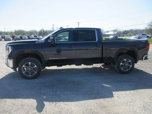 New 2026 GMC Sierra 2500 SLE w/ SLE Value Package; AWD/4WD image 9