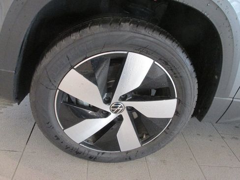 Used 2024 Volkswagen Taos S image 12