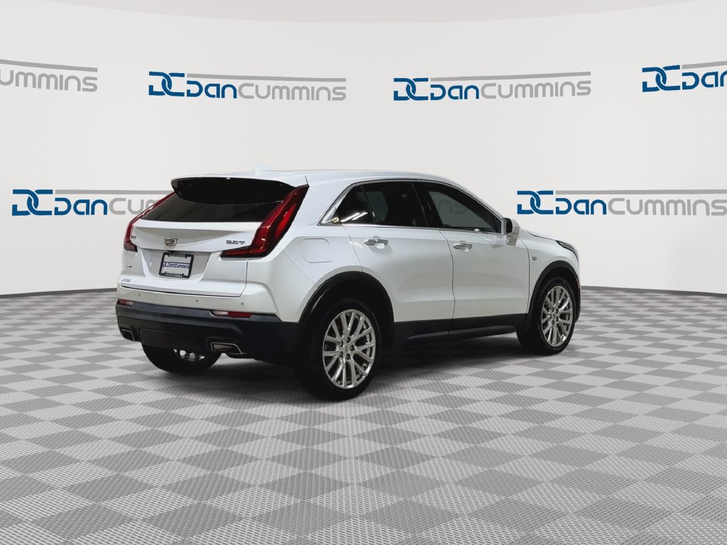 Used 2019 Cadillac XT4 Luxury w/ Cold Weather Package AWD/4WD image 9