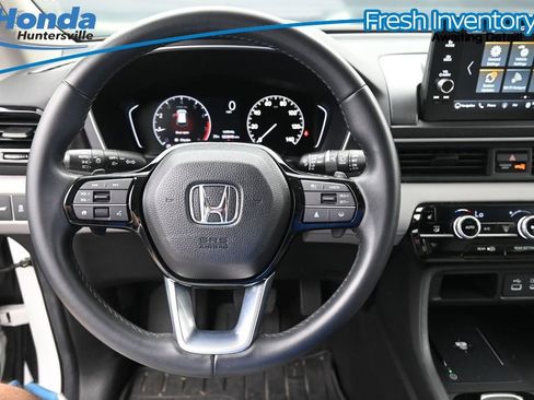 Used 2024 Honda Pilot Touring image 22