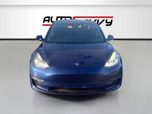 Used 2022 Tesla Model 3 Standard Range RWD image 2