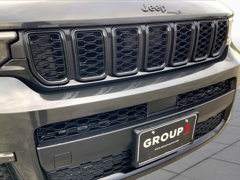 Used 2023 Jeep Grand Cherokee L Limited w/ Black Appearance Package RWD image 29