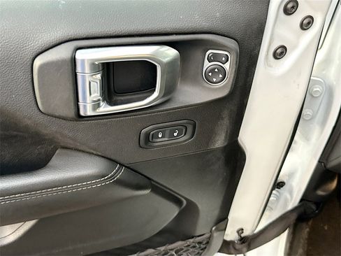 Used 2021 Jeep Wrangler Unlimited Sahara image 19