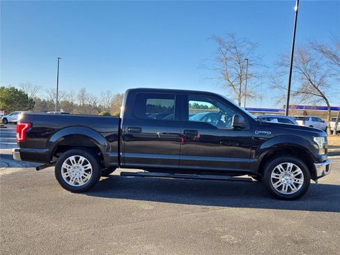 Used 2015 Ford F150 XLT image 6