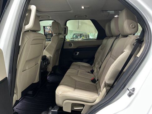 Used 2018 Land Rover Discovery HSE AWD/4WD image 44