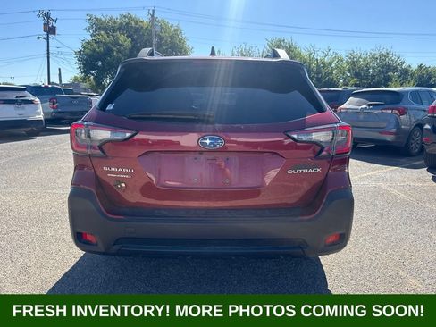 Used 2024 Subaru Outback Premium AWD/4WD image 3