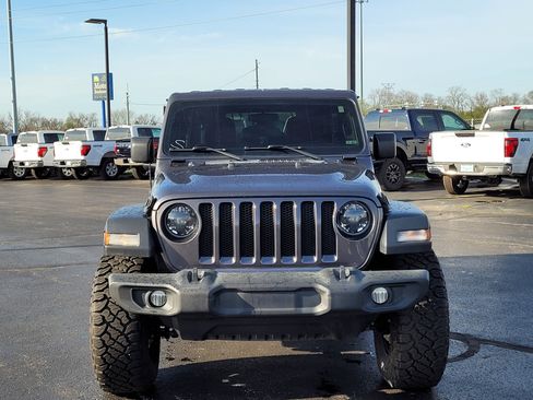 Used 2023 Jeep Wrangler Sport S image 9
