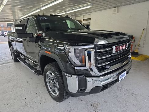 Certified 2025 GMC Sierra 2500 SLE w/ SLE Value Package; AWD/4WD image 7