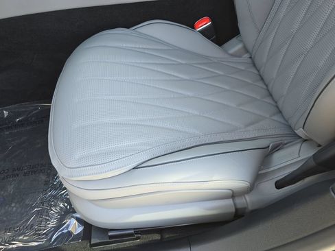Used 2026 Mercedes-Benz S 63 AMG S image 33