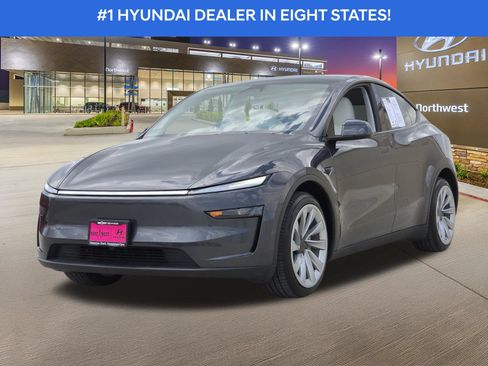 Used 2026 Tesla Model Y 2WD image 2