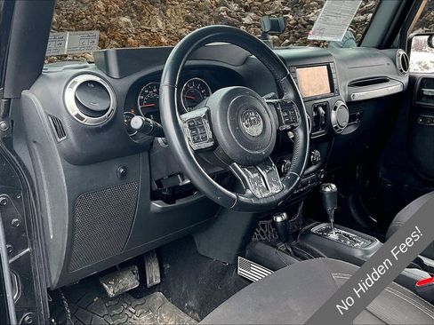Used 2015 Jeep Wrangler Unlimited Sahara w/ Dual Top Group AWD/4WD image 11