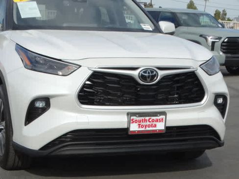 Certified 2024 Toyota Highlander XLE image 4