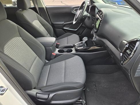 Certified 2025 Kia Soul EX image 16