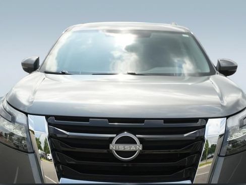 Used 2025 Nissan Pathfinder SV AWD/4WD image 41