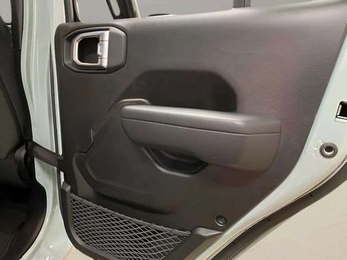 Used 2024 Jeep Wrangler Unlimited AWD/4WD image 78