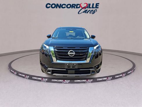 Certified 2025 Nissan Pathfinder SV AWD/4WD image 3