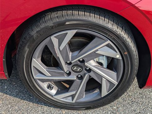 Used 2025 Hyundai Elantra Limited FWD image 10