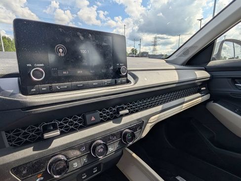 Used 2023 Honda Accord EX image 22
