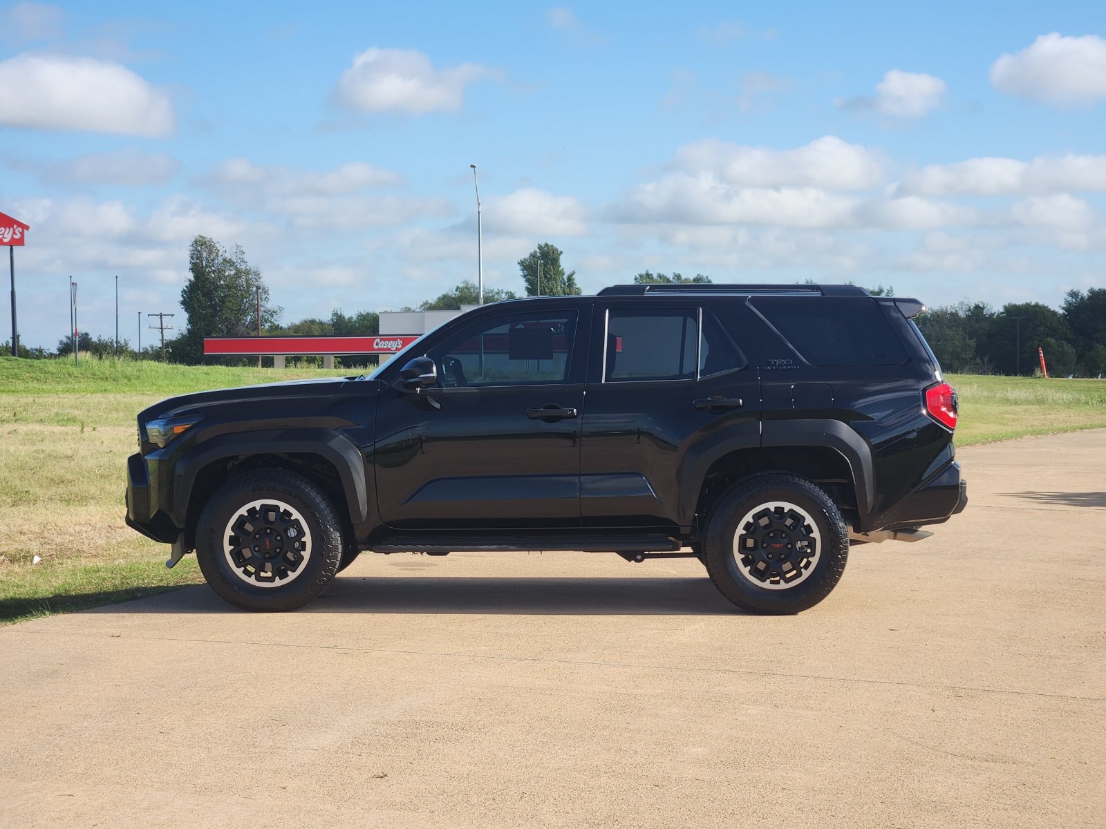 Used 2026 Toyota 4Runner TRD Off-Road Premium AWD/4WD image 3