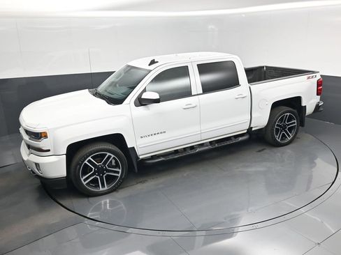 Used 2017 Chevrolet Silverado 1500 LT w/ LPO, Black Pack image 43