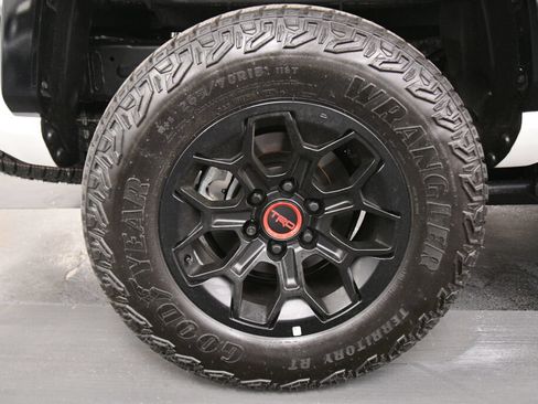 Used 2026 Toyota Tacoma TRD Pro AWD/4WD image 32