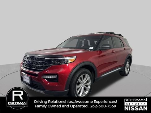 Used 2023 Ford Explorer XLT w/ Equipment Group 202A AWD/4WD image 2