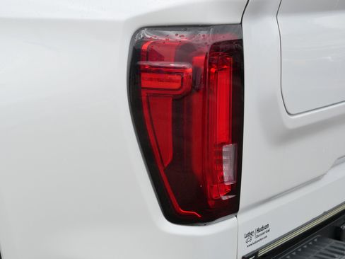 Used 2024 GMC Sierra 1500 Denali AWD/4WD image 17
