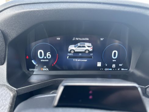 Certified 2025 Ford Explorer Platinum w/ Ultimate Package image 21