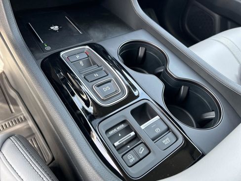 Used 2024 Honda Pilot EX-L image 16