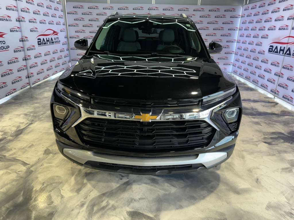 Used 2024 Chevrolet TrailBlazer LT w/ Driver Confidence Package AWD/4WD image 4