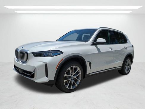 New 2026 BMW X5 xDrive40i w/ Parking Assistance Package AWD/4WD image 8