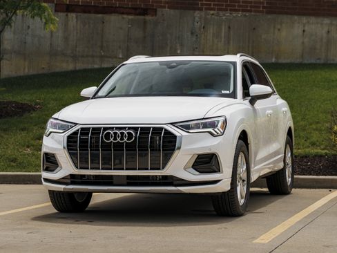 Used 2023 Audi Q3 2.0T Premium w/ Convenience Package AWD/4WD image 7